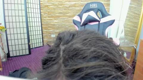 Aisha online show from December 4, 5:39 am