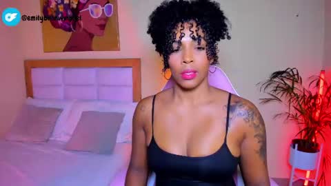 Snapshot of aitana_brown chatting on June 21, 3:25 pm Aitana Brown online show from June 21, 3:25 pm