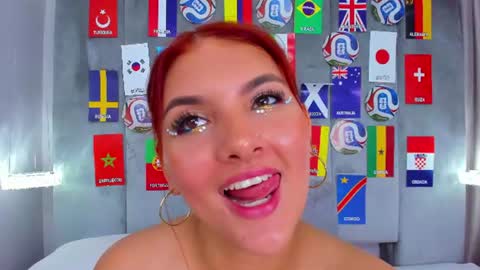 Snapshot of aitanajones1_ chatting on June 27, 12:22 pm Aitana online show from June 27, 12:22 pm
