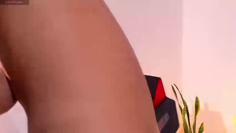 Queen Dumont   online show from March 12, 9:43 pm