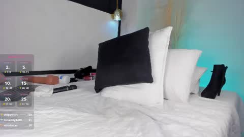 Snapshot of aixa_hill1 chatting on June 11, 2:53 am online show from June 11, 2:53 am