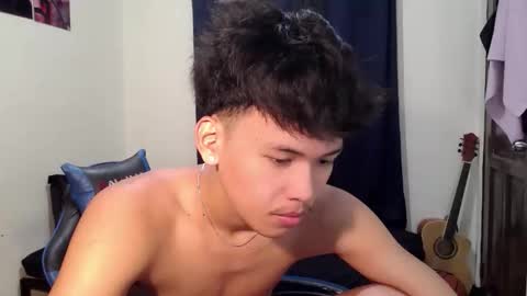 aj_daksxx online show from May 7, 7:14 am