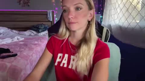 Snapshot of ajmiller25 chatting on May 17, 11:01 pm AJ online show from May 17, 11:01 pm