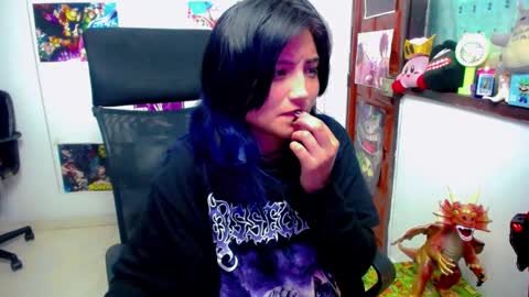 Snapshot of akai_krazna01 chatting on December 4, 5:05 am Akai Kraz online show from December 4, 5:05 am