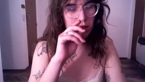 Snapshot of akamedolle chatting on September 26, 3:32 am Veronica Akame 3 online show from September 26, 3:32 am