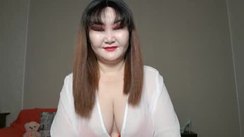 Snapshot of akanire chatting on November 26, 3:18 am Shelly online show from November 26, 3:18 am