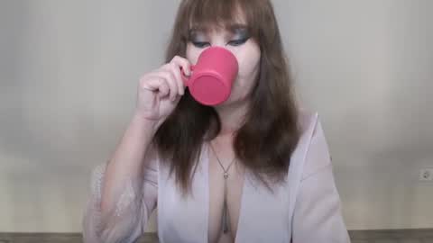 Snapshot of akanire chatting on July 17, 3:39 pm Shelly online show from July 17, 3:39 pm