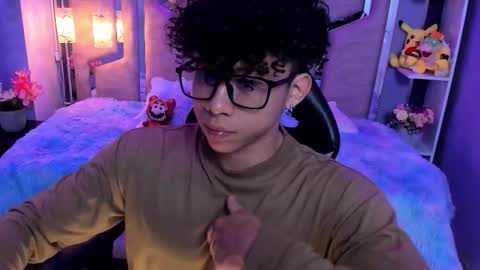 akazaboy online show from November 13, 4:11 am