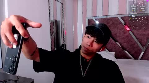 Snapshot of akazaboy chatting on May 16, 5:04 am akazaboy online show from May 16, 5:04 am