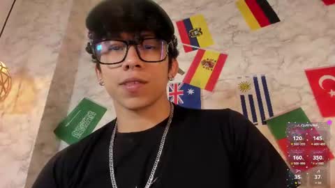 Snapshot of akazaboy chatting on June 27, 4:39 am akazaboy online show from June 27, 4:39 am