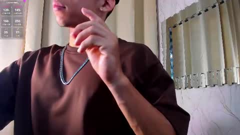 Snapshot of akazaboy chatting on July 29, 5:49 am akazaboy online show from July 29, 5:49 am