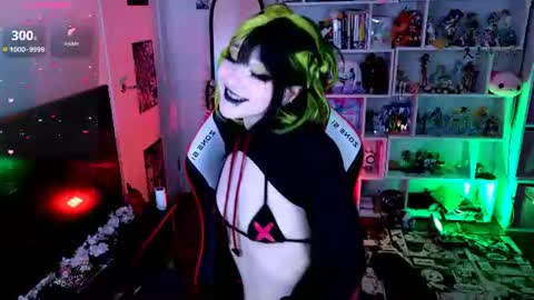 Snapshot of aki__ra chatting on July 28, 7:39 pm Aki online show from July 28, 7:39 pm