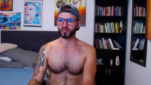 akiles online show from December 10, 11:51 pm