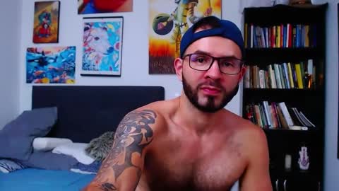 akiles online show from December 13, 10:23 pm