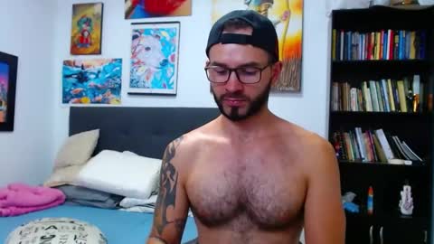 akiles online show from December 19, 1:07 am