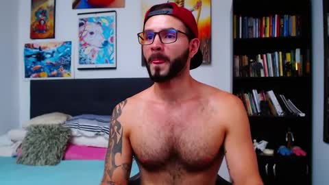 akiles online show from January 28, 10:12 pm