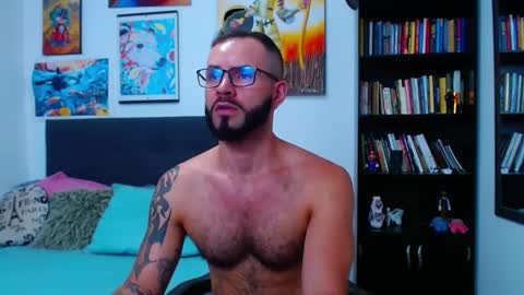 akiles online show from February 25, 11:11 pm