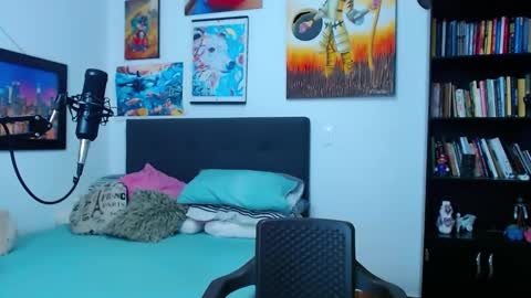 akiles online show from March 1, 1:22 am