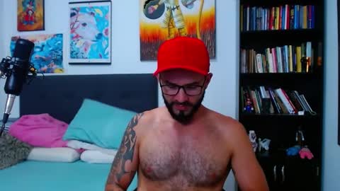 akiles online show from March 5, 1:31 am