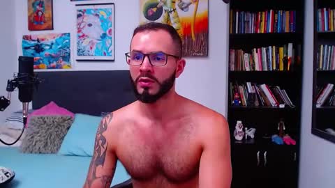 akiles online show from March 6, 9:53 pm