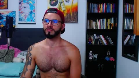 akiles online show from March 12, 1:14 am