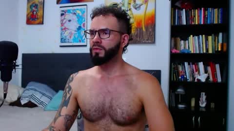 akiles online show from November 17, 11:10 pm