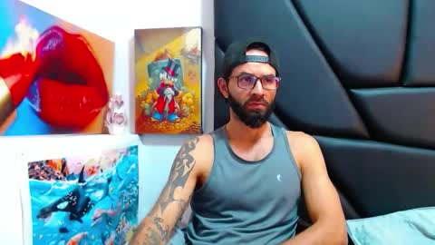 Snapshot of akiles_r chatting on March 26, 11:43 pm akiles online show from March 26, 11:43 pm