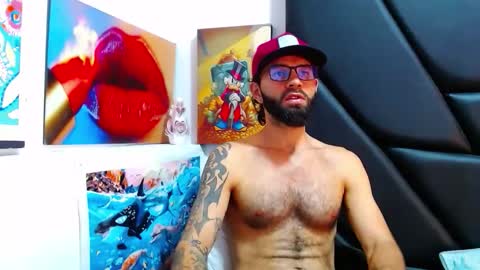 Snapshot of akiles_r chatting on March 31, 11:16 pm akiles online show from March 31, 11:16 pm