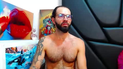 Snapshot of akiles_r chatting on June 2, 11:40 pm akiles online show from June 2, 11:40 pm