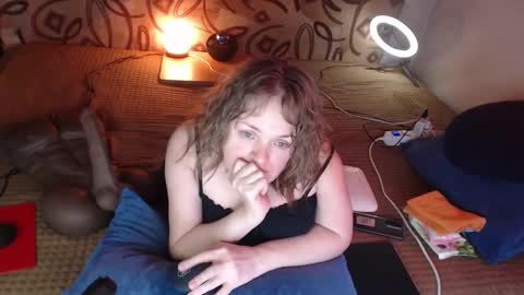 Snapshot of akindmodel chatting on January 19, 7:25 am Natalie online show from January 19, 7:25 am