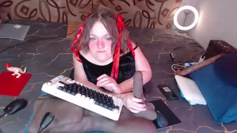 Snapshot of akindmodel chatting on March 8, 5:49 am Natalie online show from March 8, 5:49 am