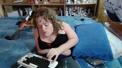 Snapshot of akindmodel chatting on September 30, 3:50 pm Natalie online show from September 30, 3:50 pm