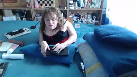 Snapshot of akindmodel chatting on October 19, 8:04 am Natalie online show from October 19, 8:04 am