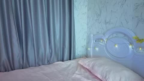 Snapshot of akino_hen chatting on November 3, 4:41 pm Kim online show from November 3, 4:41 pm