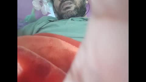 Snapshot of akram_40 chatting on May 3, 8:26 pm Brown arab man online show from May 3, 8:26 pm