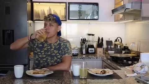 Snapshot of al_miko chatting on December 20, 7:07 pm Al Fox Miko Fortuni online show from December 20, 7:07 pm