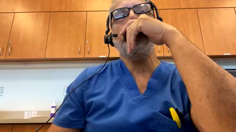 Snapshot of aladdin31673 chatting on February 5, 4:44 pm aladdin31673 online show from February 5, 4:44 pm