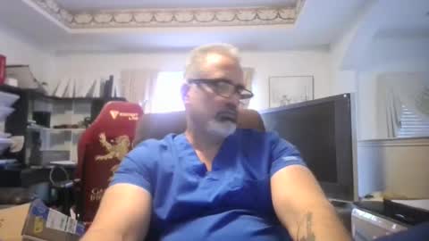 Snapshot of aladdin31673 chatting on February 13, 11:23 pm aladdin31673 online show from February 13, 11:23 pm