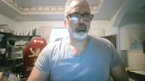 Snapshot of aladdin31673 chatting on February 14, 6:48 pm aladdin31673 online show from February 14, 6:48 pm