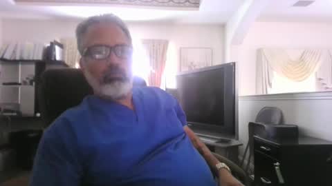 Snapshot of aladdin31673 chatting on March 9, 10:47 pm aladdin31673 online show from March 9, 10:47 pm