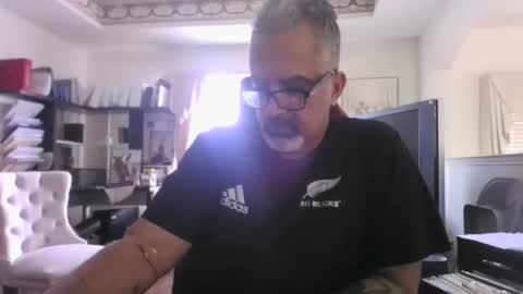 Snapshot of aladdin31673 chatting on March 25, 5:19 pm aladdin31673 online show from March 25, 5:19 pm