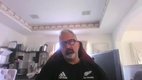 Snapshot of aladdin31673 chatting on March 26, 4:12 pm aladdin31673 online show from March 26, 4:12 pm