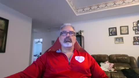 Snapshot of aladdin31673 chatting on April 23, 12:12 am aladdin31673 online show from April 23, 12:12 am