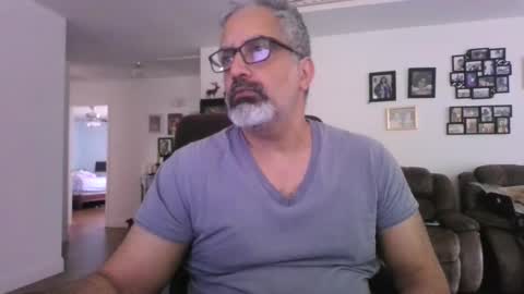 Snapshot of aladdin31673 chatting on May 10, 2:22 pm aladdin31673 online show from May 10, 2:22 pm