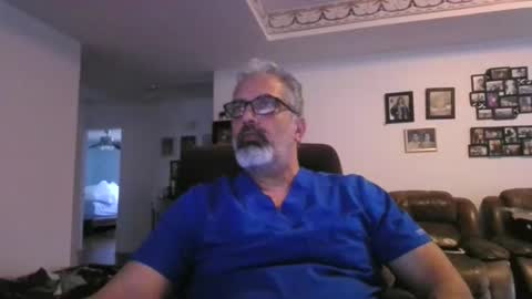 Snapshot of aladdin31673 chatting on May 13, 12:41 am aladdin31673 online show from May 13, 12:41 am