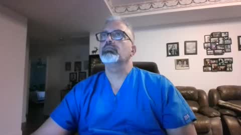 Snapshot of aladdin31673 chatting on May 19, 10:49 pm aladdin31673 online show from May 19, 10:49 pm