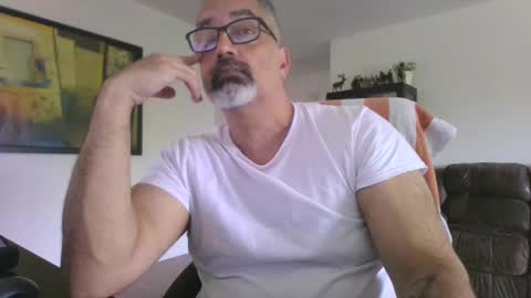Snapshot of aladdin31673 chatting on May 24, 8:14 pm aladdin31673 online show from May 24, 8:14 pm