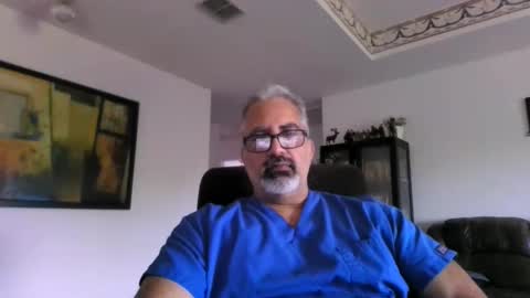 Snapshot of aladdin31673 chatting on June 10, 12:11 am aladdin31673 online show from June 10, 12:11 am