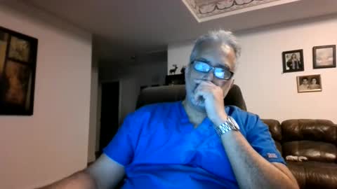 Snapshot of aladdin31673 chatting on June 11, 2:11 am aladdin31673 online show from June 11, 2:11 am