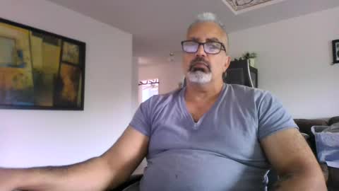 Snapshot of aladdin31673 chatting on July 12, 9:28 pm aladdin31673 online show from July 12, 9:28 pm
